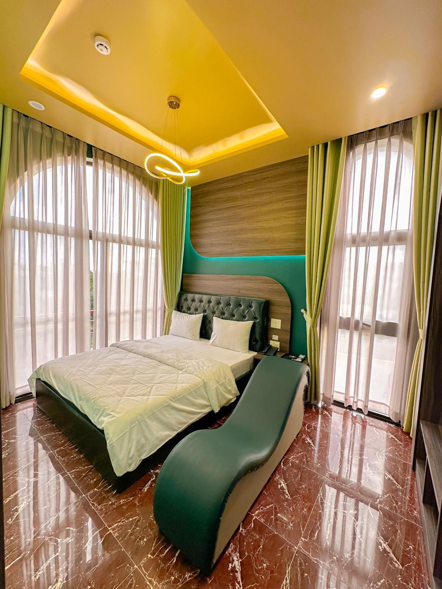 Tuyet Suong Hotel Κουάνγκ Νγκάι Εξωτερικό φωτογραφία